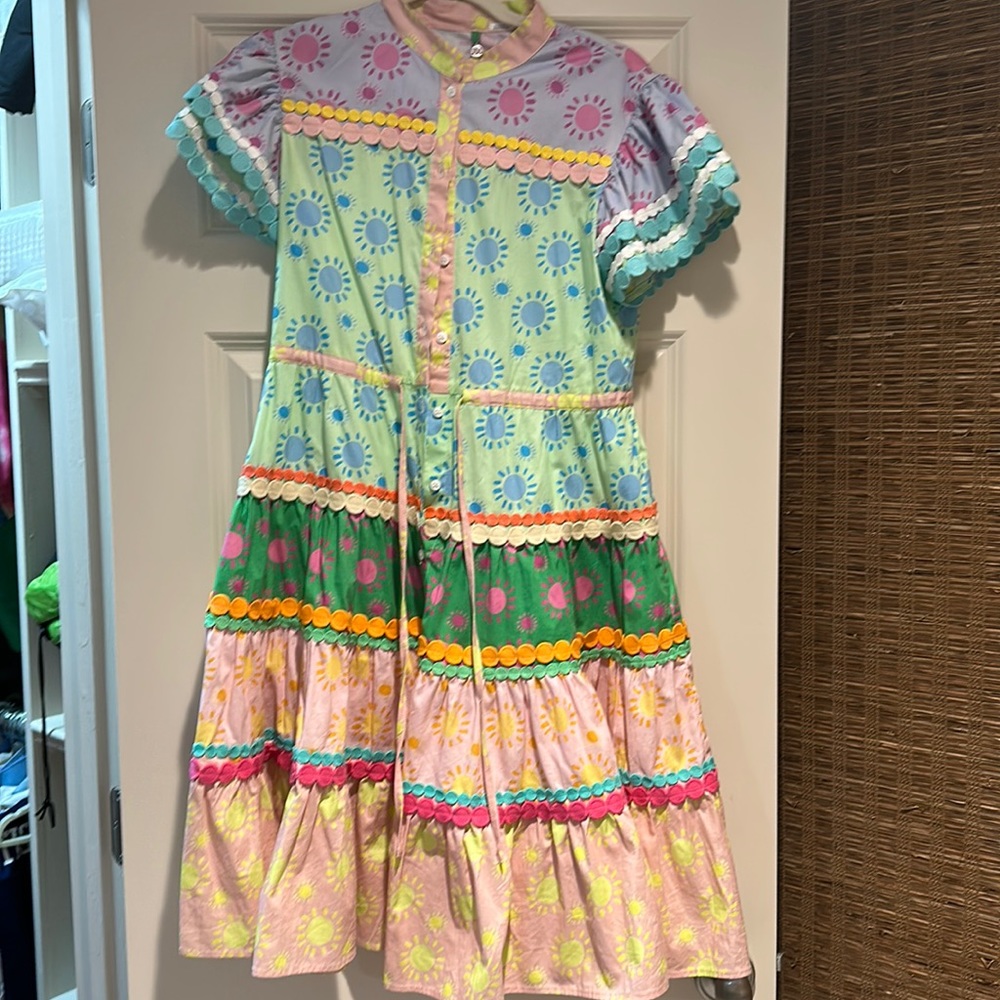 Celia B Size Small a-Line knee length pattern dress. Such a fun party dress!